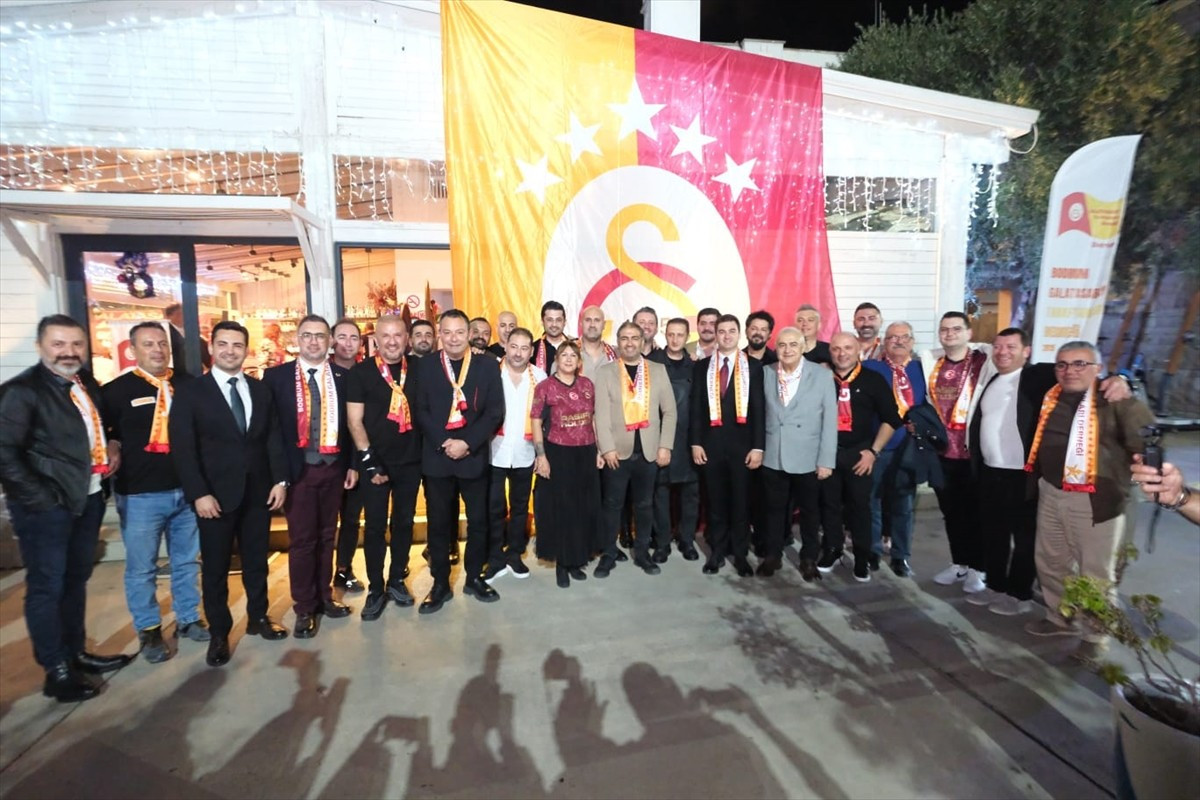 Bodrum Galatasaray Taraftarları Derneği tarafından, ilçedeki bir restoranda 10'uncu kuruluş yıl...