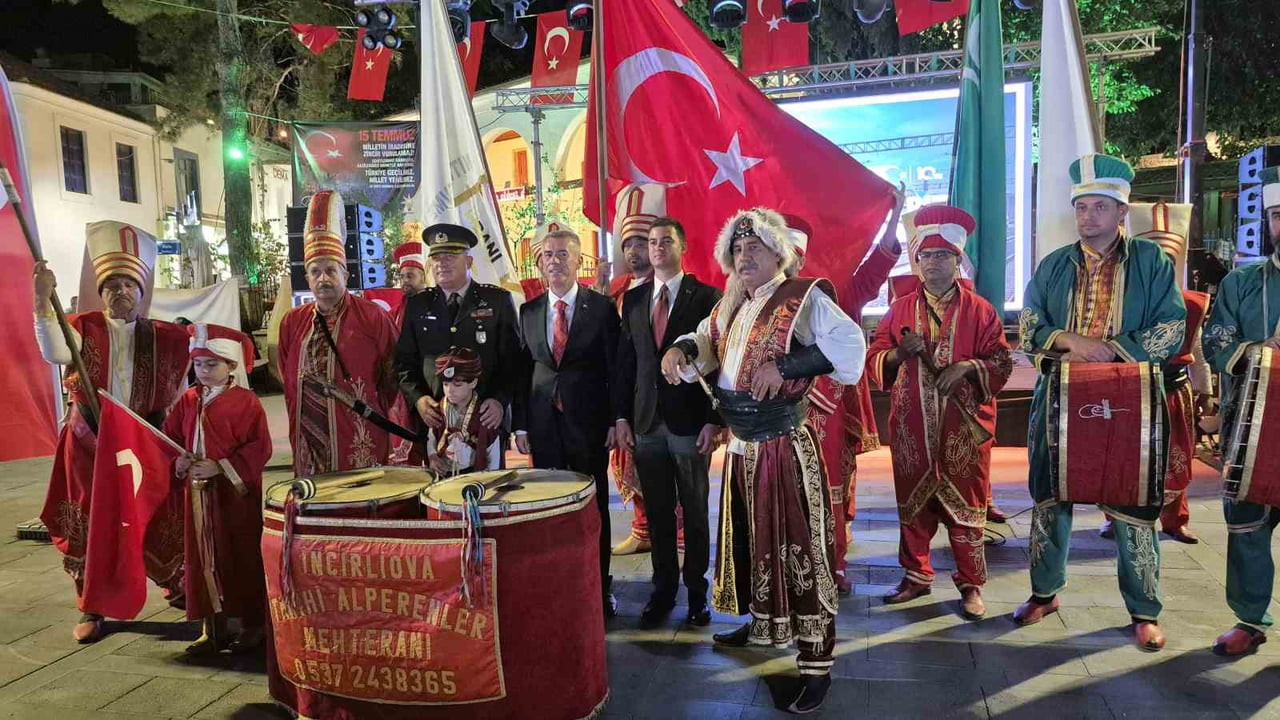 BODRUM'DA 15 TEMMUZ ANMA ETKİNLİKLERİ DÜZENLENDİ