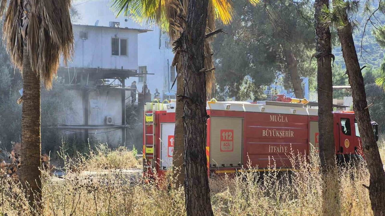 Bodrum'da konteyner yangını kontrol altına alındı