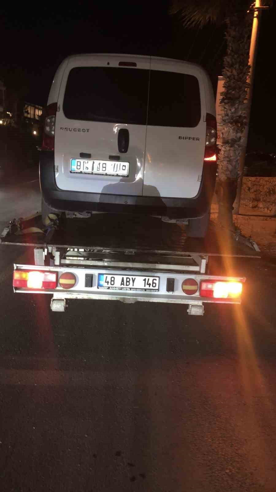 BODRUM’DA KORSAN TAŞIMACILIĞA GEÇİT YOK: MİLYONLUK CEZA YAĞDI, 37 ARAÇ TRAFİKTEN...