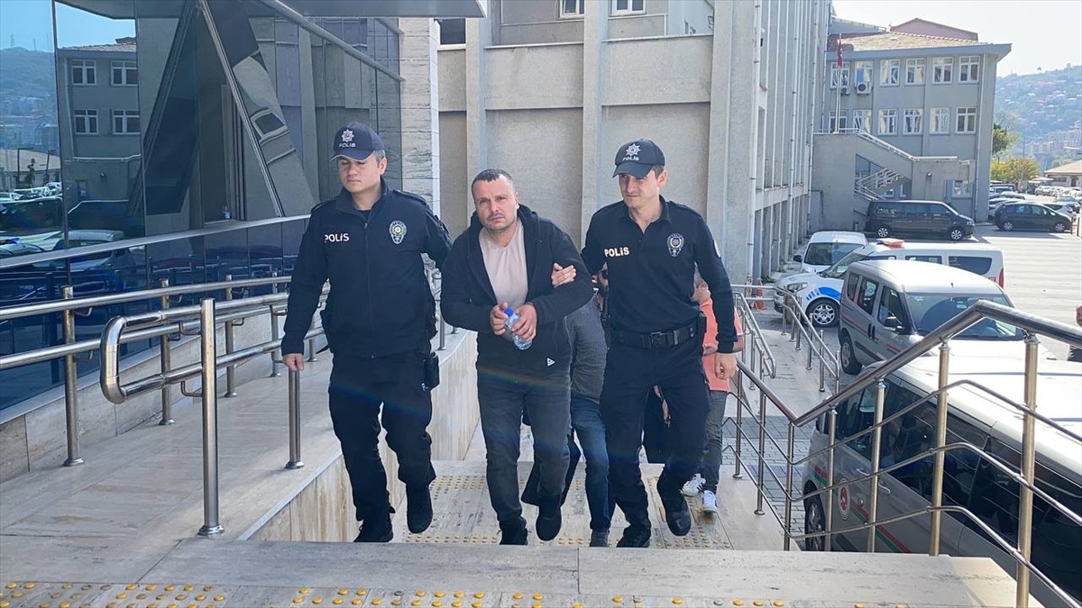 Zonguldak'ta domuz sanılarak vurulan kadın hayatını kaybetti.