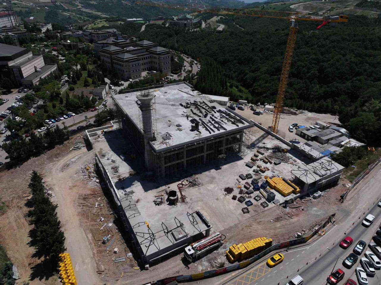 BÖLGENİN ÖNEMLİ BİR İHTİYACINI KARŞILAYACAK OLAN KOÜ UMUTTEPE CAMİ VE OTOPARKI PROJESİNİN KABA...