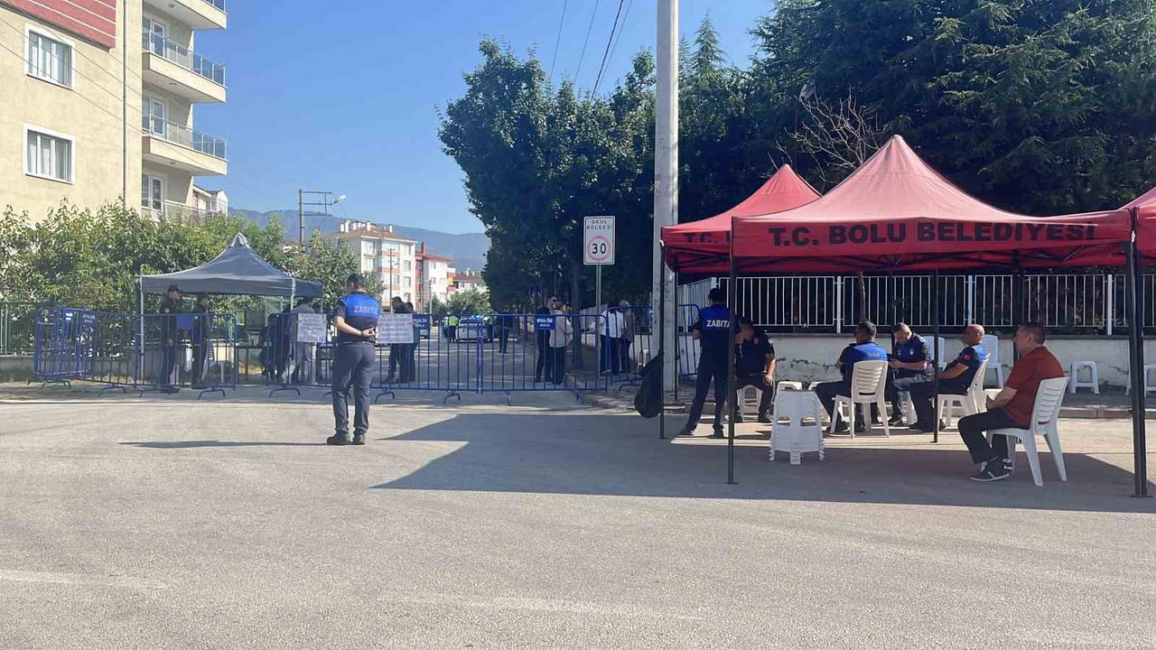 BOLU BELEDİYE BAŞKANLIĞI GÖREVİNDEN UZAKLAŞTIRILAN TANJU ÖZCAN’IN DA ARALARINDA BULUNDUĞU 19...