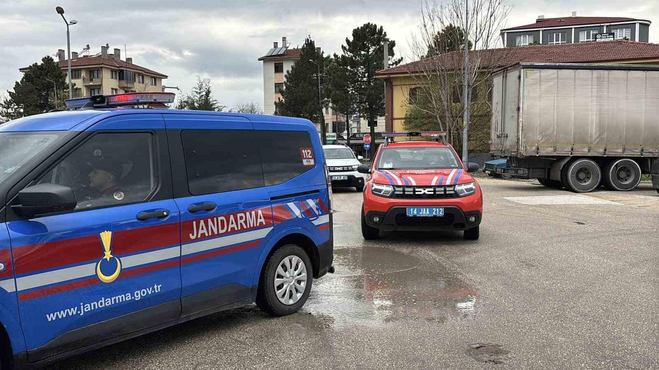 BOLU BELEDİYE BİNASINDA DÜN SABAH SAATLERİNDE JANDARMA EKİPLERİ TARAFINDAN YAPILAN İNCELEME...