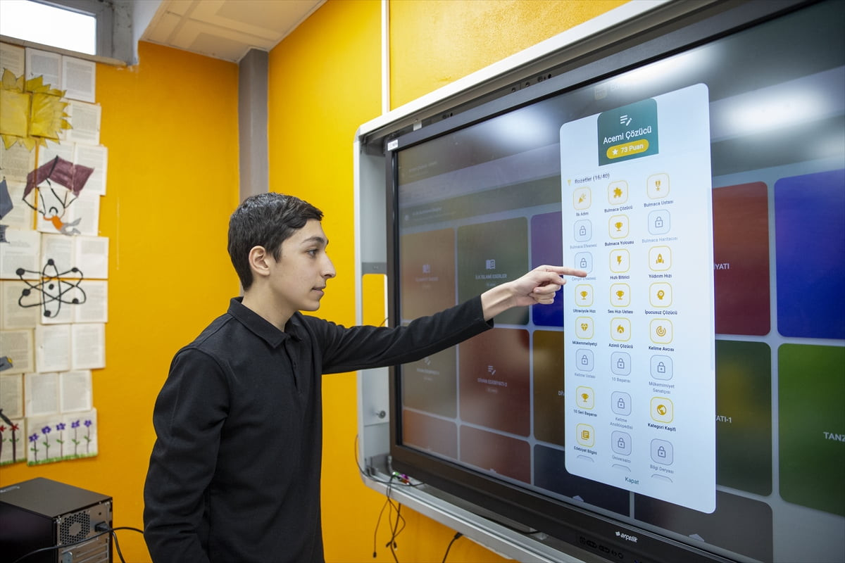 Bolu Bilim ve Sanat Merkezi (BİLSEM) öğrencileri, üniversite adaylarının edebiyat dersinin daha...