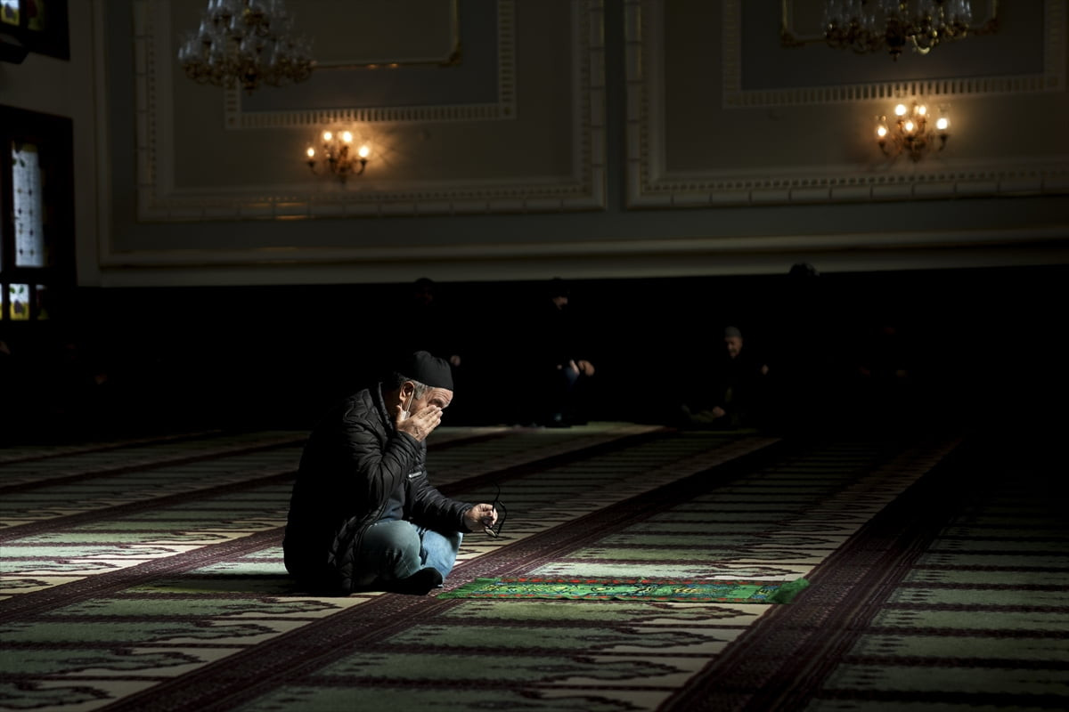 Bolu Kartalkaya Kayak Merkezi'ndeki Grand Kartal Otel'de geçen yıl meydana gelen yangında yaşamını...