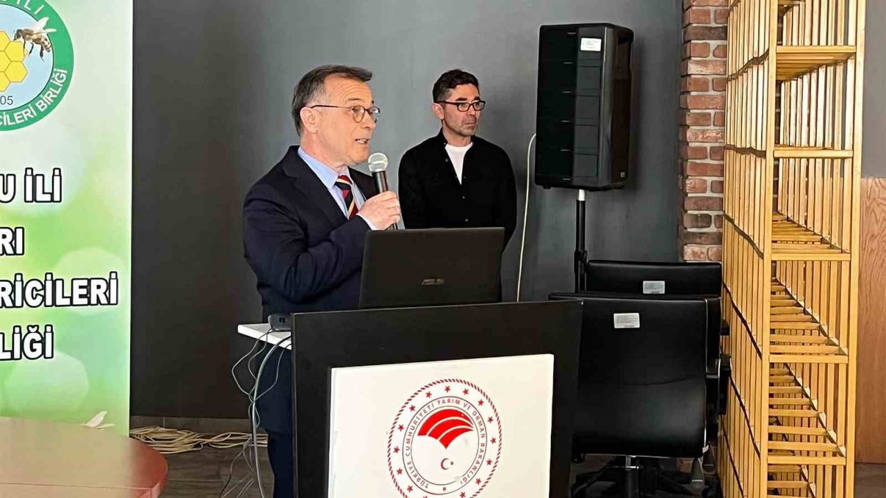 BOLU TARIM VE ORMAN İL MÜDÜRÜ ZEKERİYA AR, 29. ARICILIK KONFERANSI’NDA YAPTIĞI KONUŞMADA, BOLU’NUN...