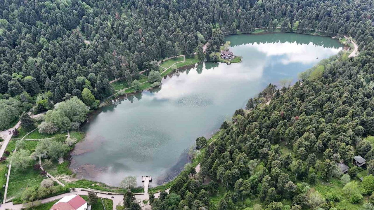 BOLU'NUN DOĞA HARİKASI GÖLCÜK TABİAT PARKI, KURBAN BAYRAMI TATİLİNDE YAŞANAN YOĞUNLUĞUN ARDINDAN...