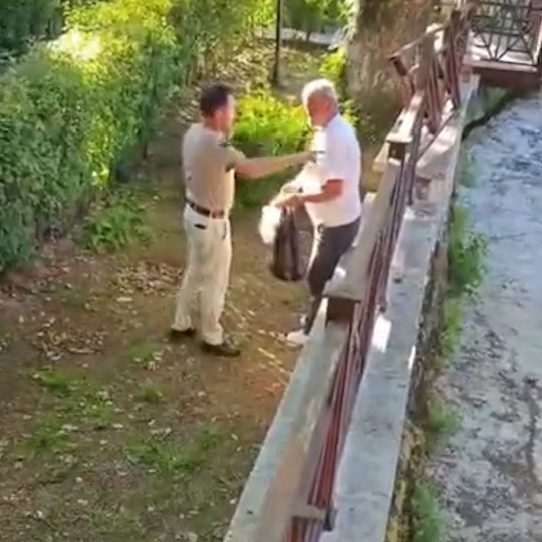 BOLU'NUN GÖYNÜK İLÇESİNDE BULUNAN AKŞEMSEDDİN HAZRETLERİ TÜRBESİ'NİN BAHÇESİNDE ALKOL ALAN ŞAHIS...