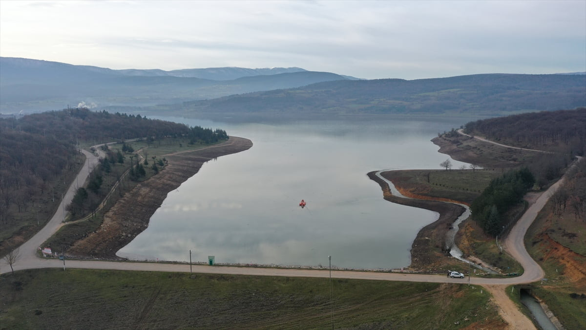 Bolu'nun içme suyu ihtiyacını karşılayan Gölköy Barajı'nda su seviyesi, karların erimesiyle...