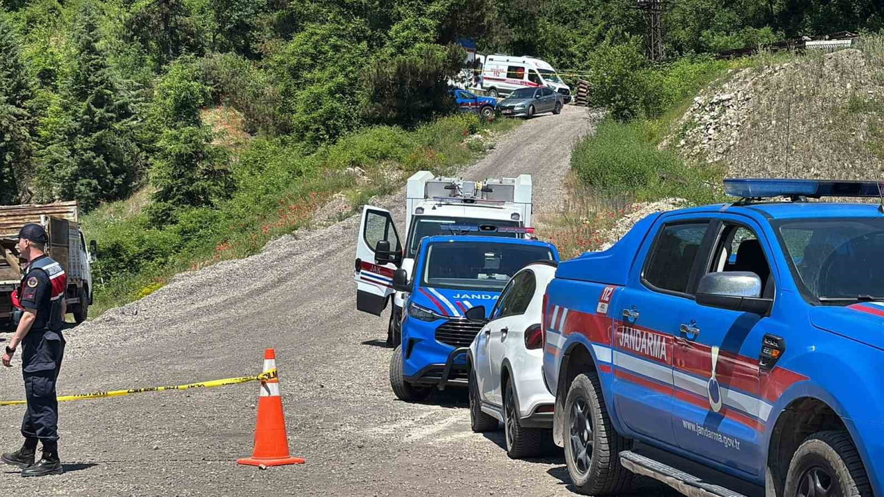BOLU'NUN MENGEN İLÇESİNDE MADEN OCAĞINDA MEYDANA GELEN GÖÇÜKTE 1 İŞÇİ HAYATINI KAYBETTİ.