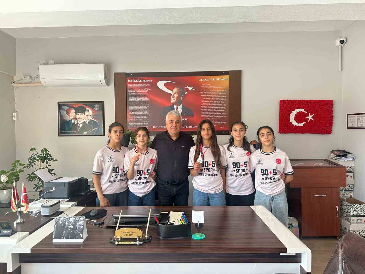 BOLU’DA DÜZENLENEN OKUL SPORLARI YILDIZ KIZLAR GÜREŞ TÜRKİYE ŞAMPİYONASI’NDA SALİHLİ MİSAK-I MİLLİ...