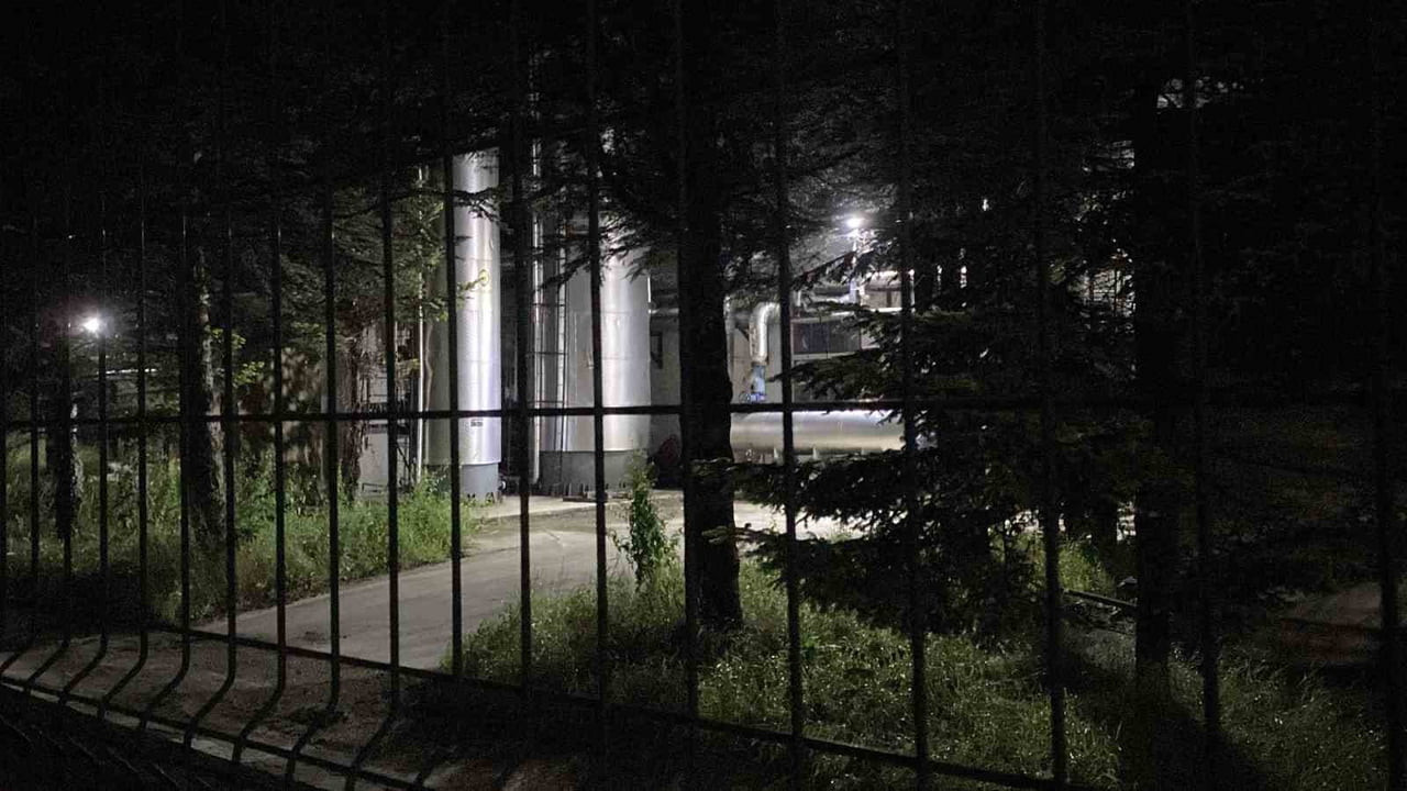 BOLU’DA GENTAŞ FABRİKASI’NDA GECE VARDİYASINDA ÇALIŞAN İŞÇİ KOLUNU MAKİNEYE KAPTIRARAK...