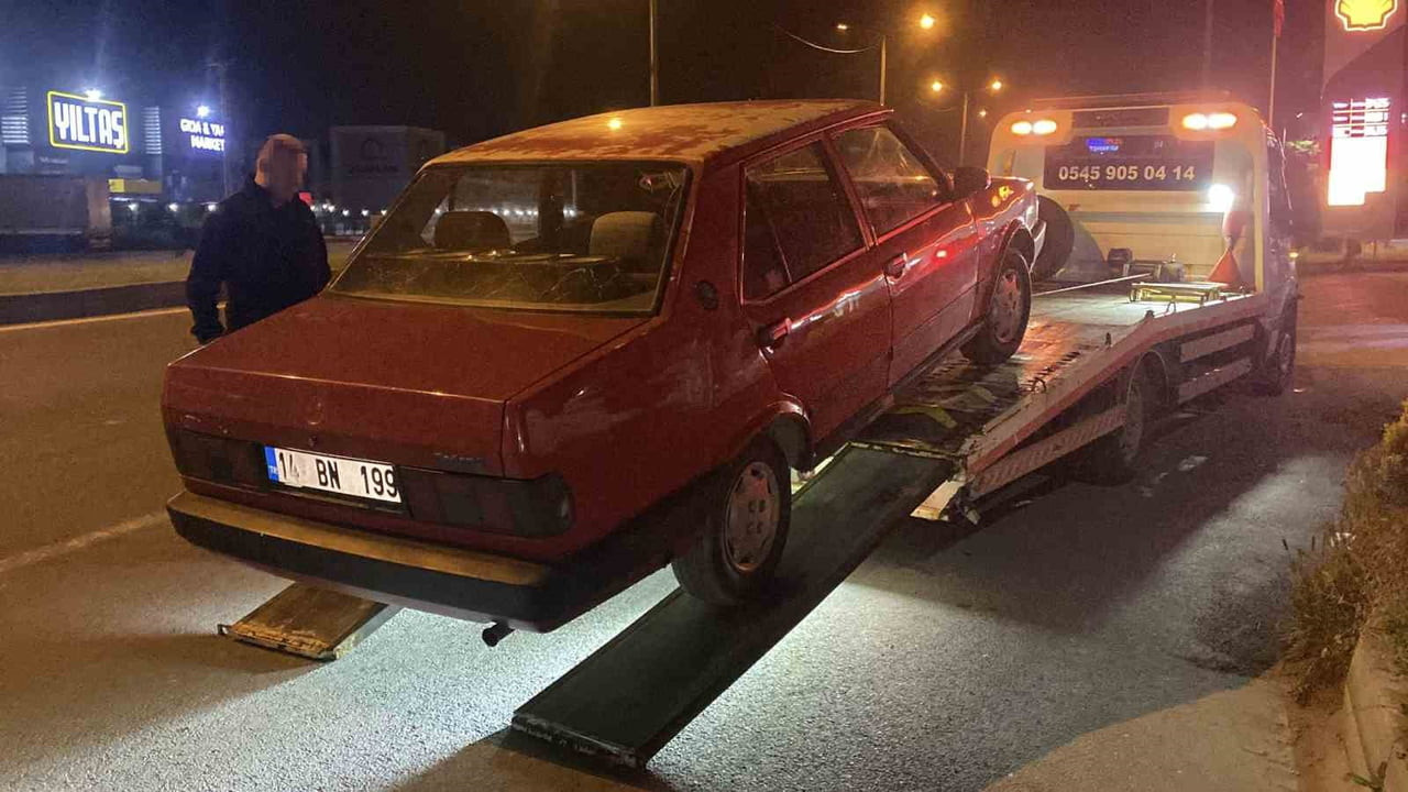 BOLU’DA POLİS EKİPLERİNİN ‘DUR’ İHTARINA UYMAYARAK 2 KİLOMETRE KAÇAN SÜRÜCÜ İZİNİ KAYBETTİRDİ....