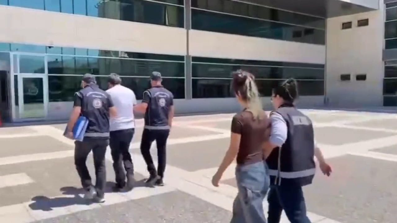 BOLU’DA, TEM OTOYOLU’NDA POLİS EKİPLERİNCE DÜZENLENEN OPERASYONDA, YASA DIŞI YOLLARLA TÜRKİYE’YE...