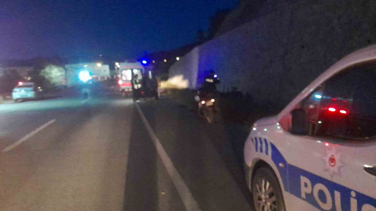 BOLU’NUN MUDURNU İLÇESİNDE EMNİYET ŞERİDİNDE ARIZALANAN ATV’Yİ TAMİR ETMEYE ÇALIŞAN 46 YAŞINDAKİ...