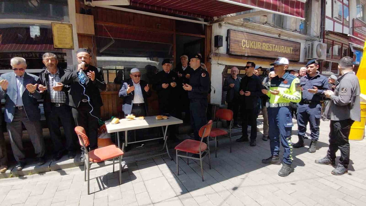 BOLU’NUN MUDURNU İLÇESİNDE GEÇTİĞİMİZ GÜNLERDE GEÇİRDİĞİ KALP KRİZİ NETİCESİNDE 27 YAŞINDA VEFAT...