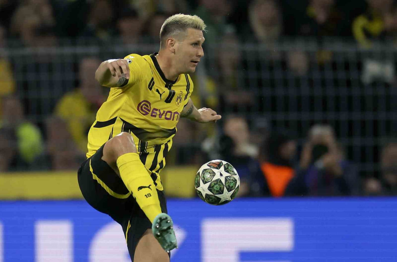 BORUSSİA DORTMUND FORMASI GİYEN DEFANS OYUNCUSU NİKLAS SÜLE, YAŞADIĞI FİZİKSEL VE SAKATLIK...