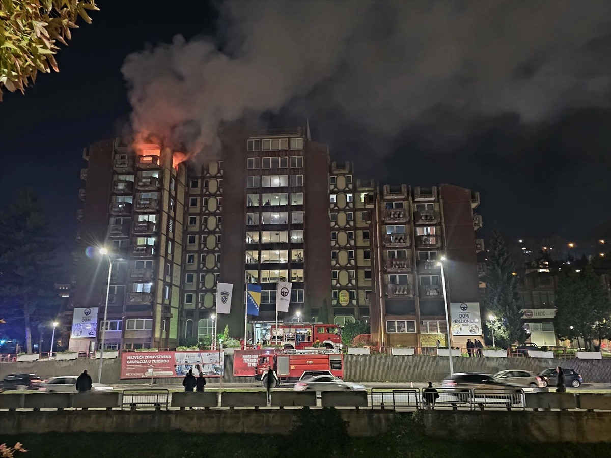 Bosna Hersek'in Tuzla şehrinde bir huzurevinde çıkan yangında çok sayıda kişinin yaşamını...
