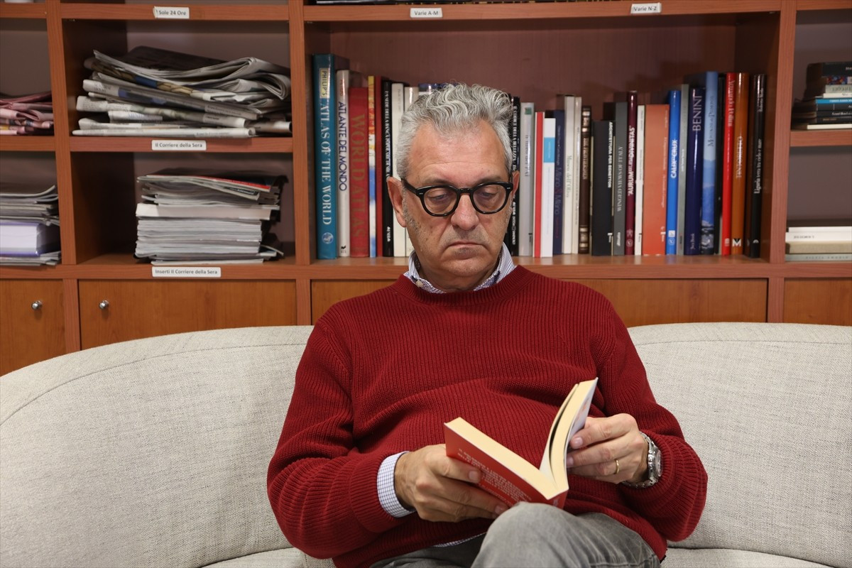 Bosna Savaşı sırasında İtalya'dan hafta sonları Saraybosna'ya giderek "eğlence" maksadıyla Sırp...