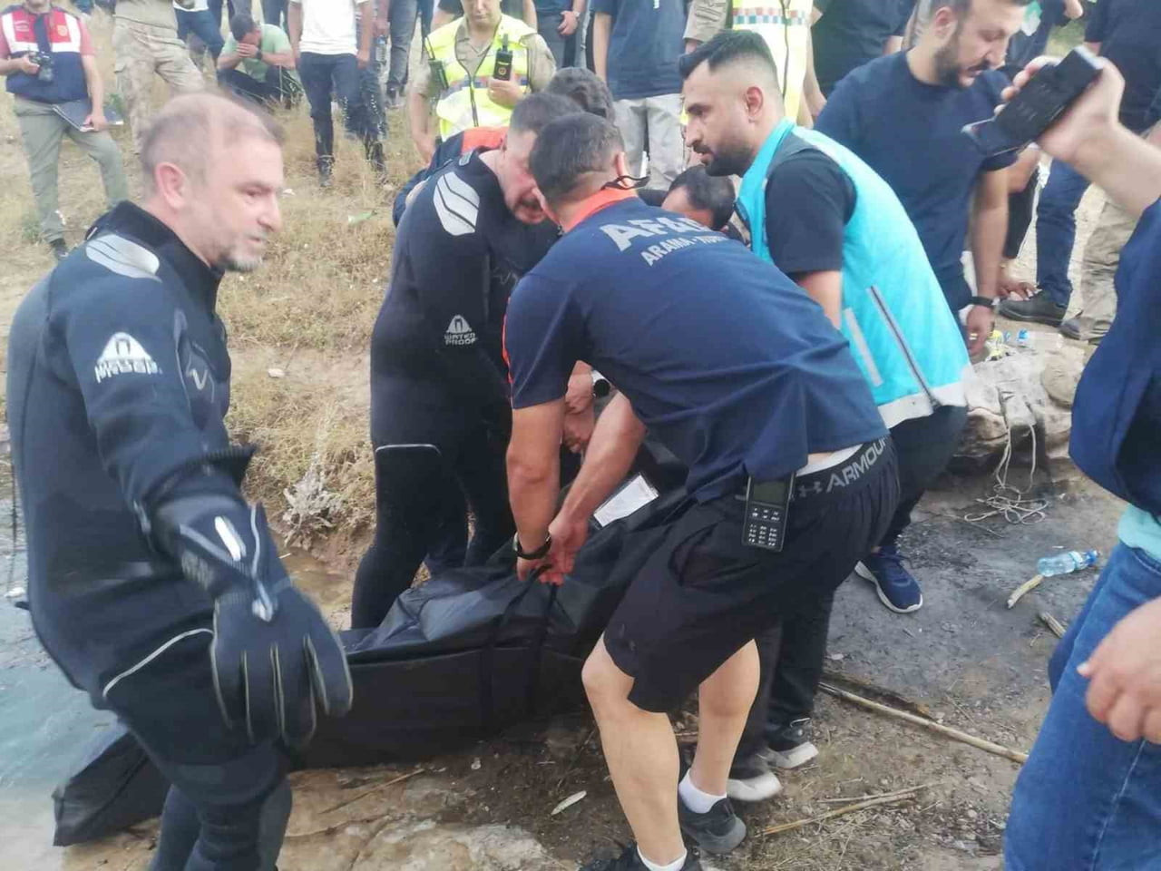 BOTAN ÇAYI’NDA KAYBOLAN 17 YAŞINDAKİ GENÇTEN ACI HABER