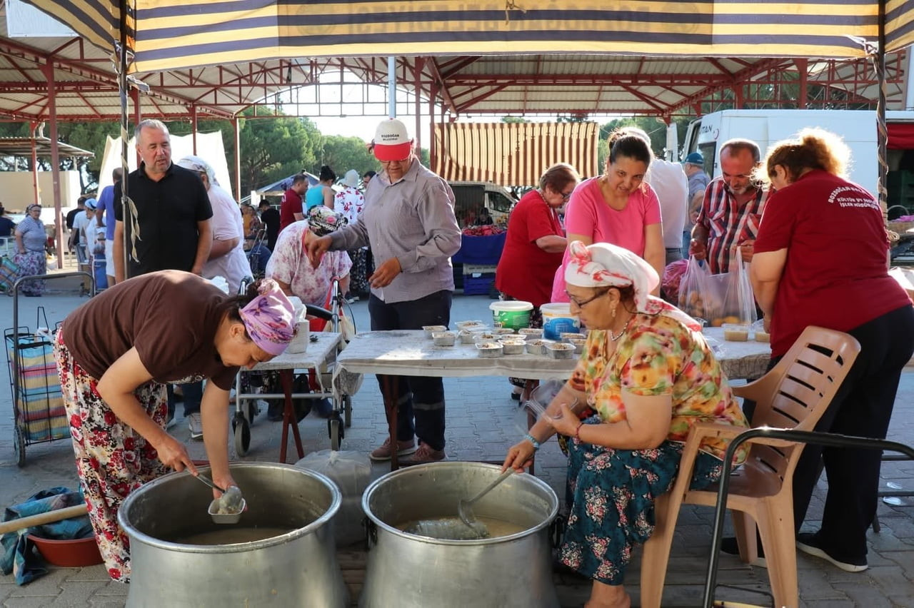 BOZDOĞAN BELEDİYESİ'NDEN AŞURE İKRAMI