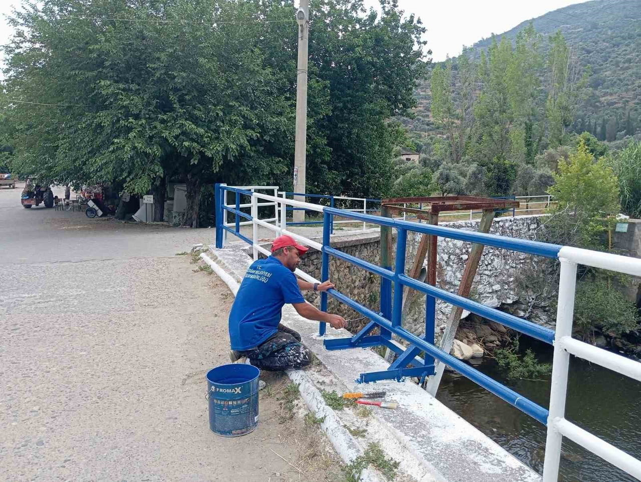 BOZDOĞAN BELEDİYESİ’NDEN KAZANDERE’DE KORKULUK VE TEL ÖRGÜ ÇALIŞMASI