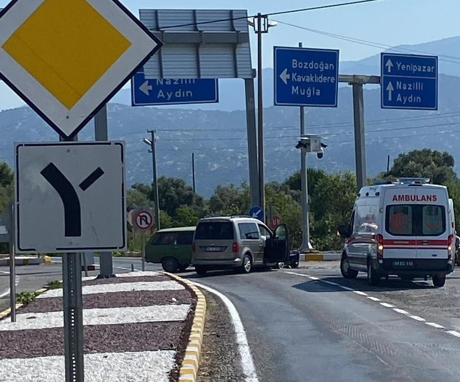 BOZDOĞAN’DA TRAFİK KAZASI: 1 YARALI