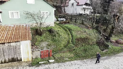 Bozulan kemençesini tamir ederken usta oldu