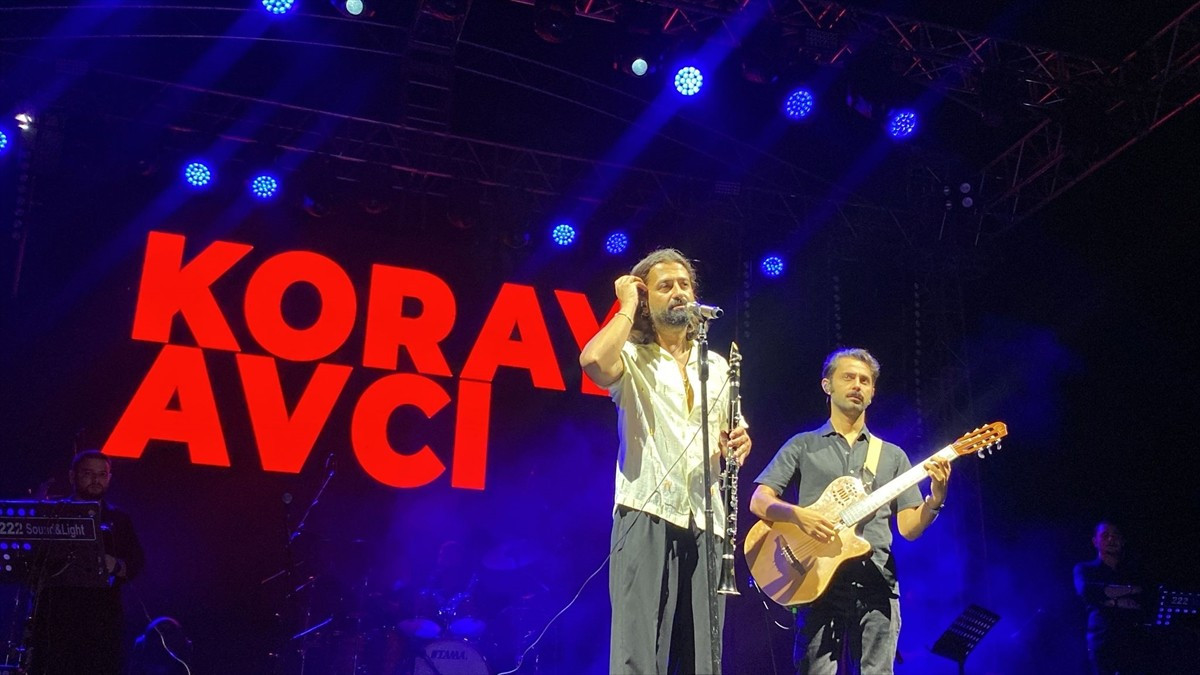 Bozüyük'ün düşman işgalinden kurtuluşunun 103. yıldönümü dolayısıyla Koray Avcı, konser...