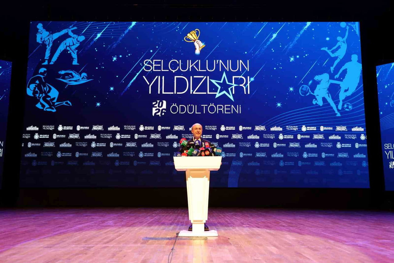 BU GÜNÜN KENDİLERİ İÇİN GURUR GECESİ OLDUĞUNU İFADE EDEN SELÇUKLU BELEDİYE BAŞKANI AHMET...