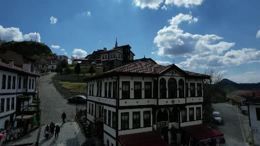 Bu sokaklar açık hava müzesi: Osmanlı'dan günümüze tanıklık eden miras