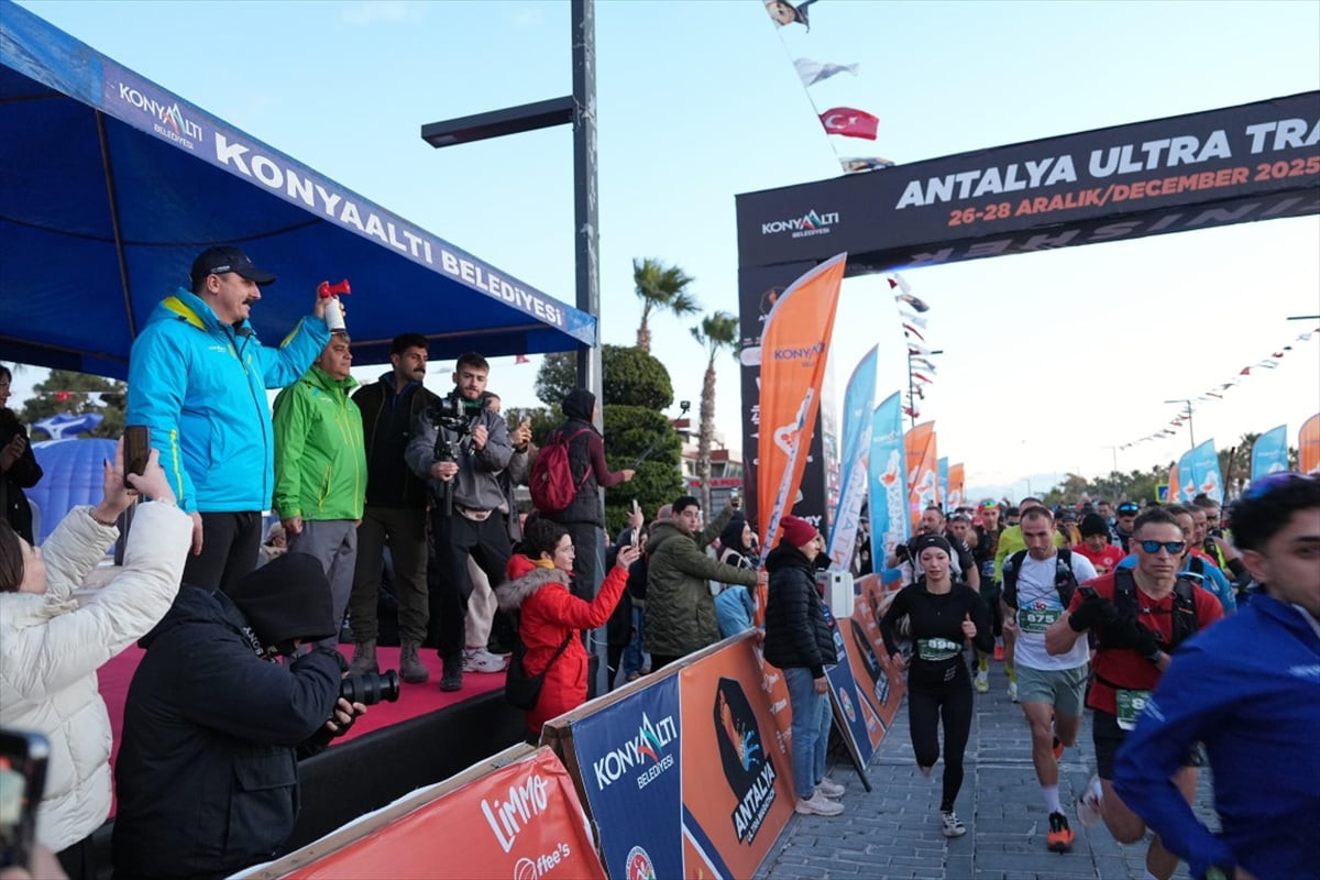 Bu yıl beşincisi düzenlenen Uluslararası Antalya Ultra Maratonu başladı. "Maviden Beyaza"...