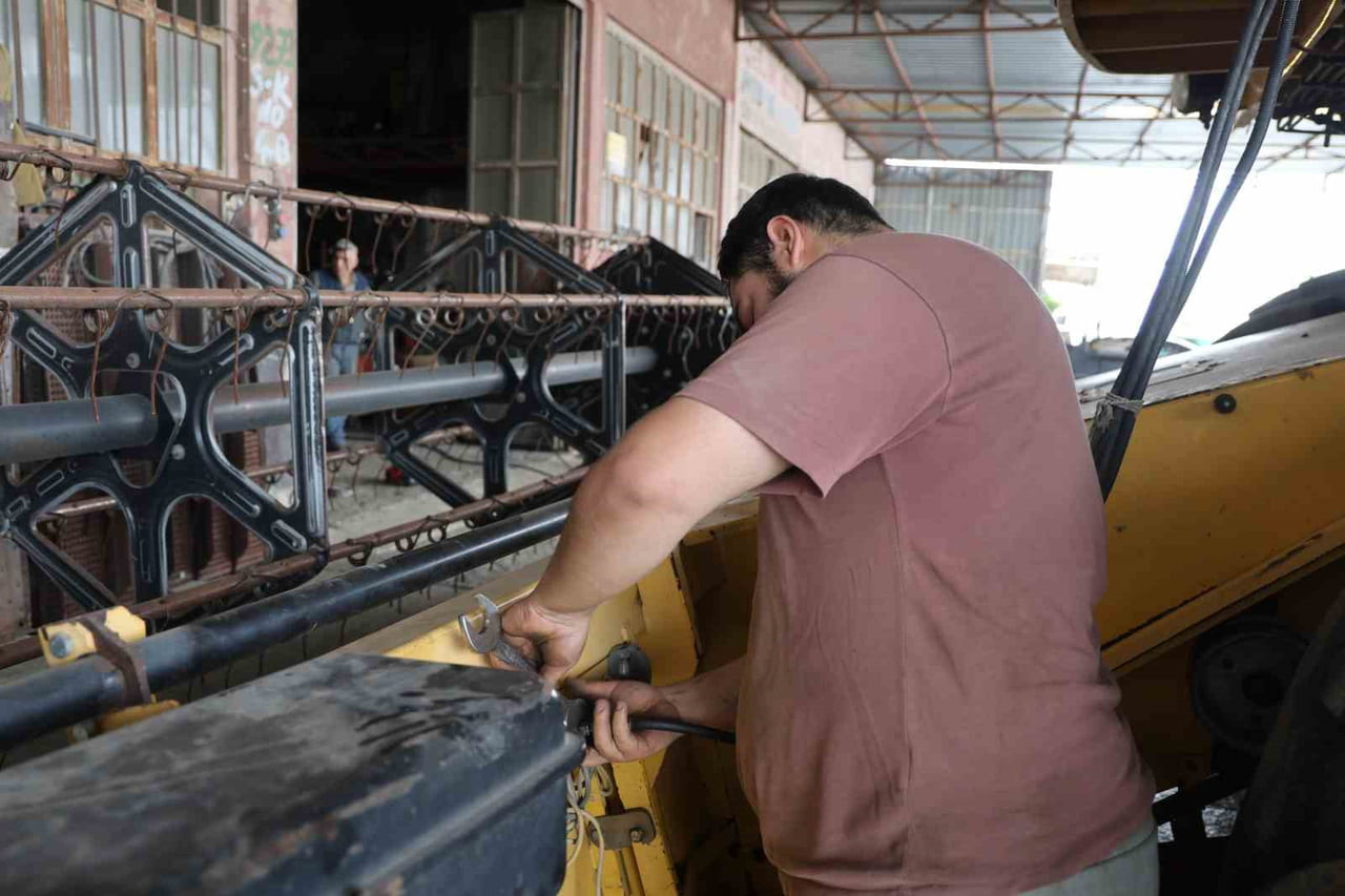 BUĞDAY HASADI ÖNCESİ BİÇERDÖVERLERİN BAKIMLARI BAYRAM ÖNCESİ YAPILDI