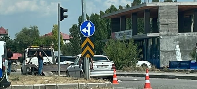 BULANIK’TA TRAFİK KAZASI 3 YARALI