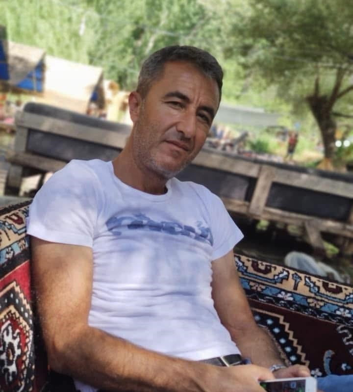 BÜLENT E. HAYATINI KAYBETTİ.