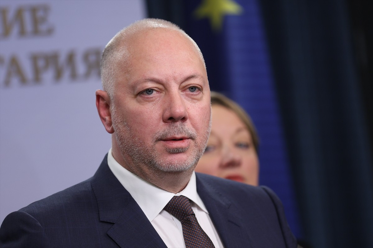 Bulgaristan Başbakanı Rosen Jelyazkov (fotoğrafta), üçlü koalisyon hükümeti için muhalefetin...