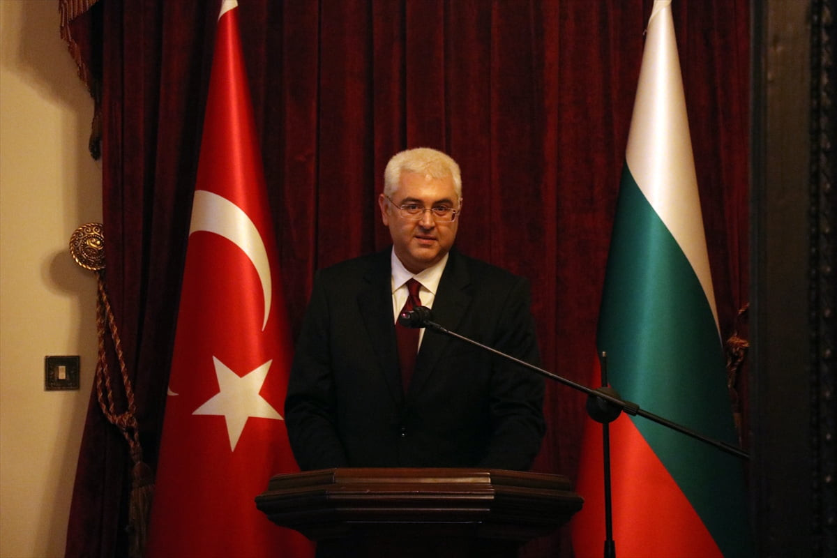 Bulgaristan'ın başkenti Sofya'da, Türk moda tasarımcısı Özlem Süer, Türkiye'nin Sofya Büyükelçisi...