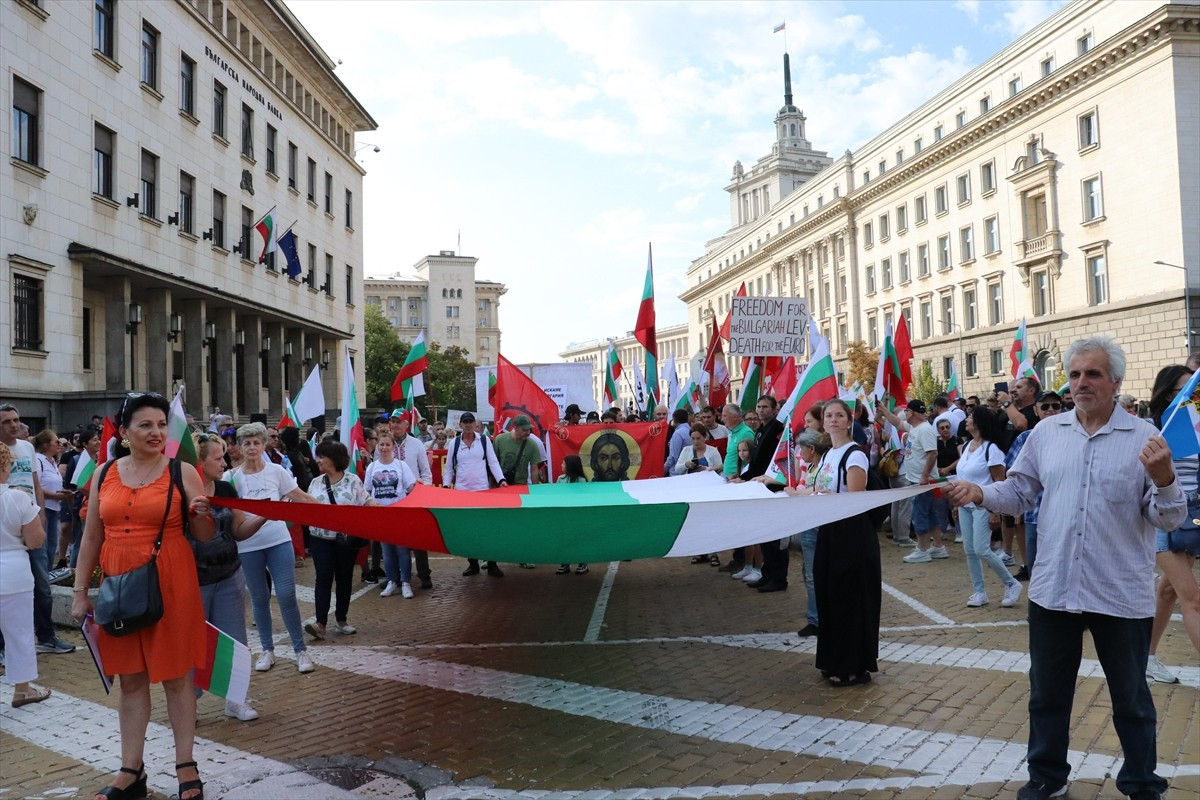 Bulgaristan'ın başkenti Sofya'da, ülkenin 2026 başında avroya geçiş kararı protesto edildi. Avrupa...