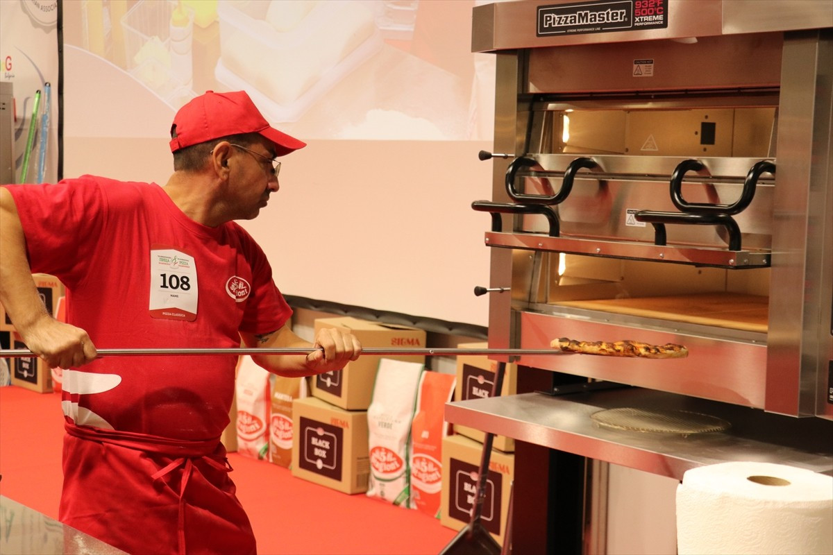 Bulgaristan’da dünyanın her yanından pizza ustaları başkent Sofya’da düzenlenen 8. Uluslararası...
