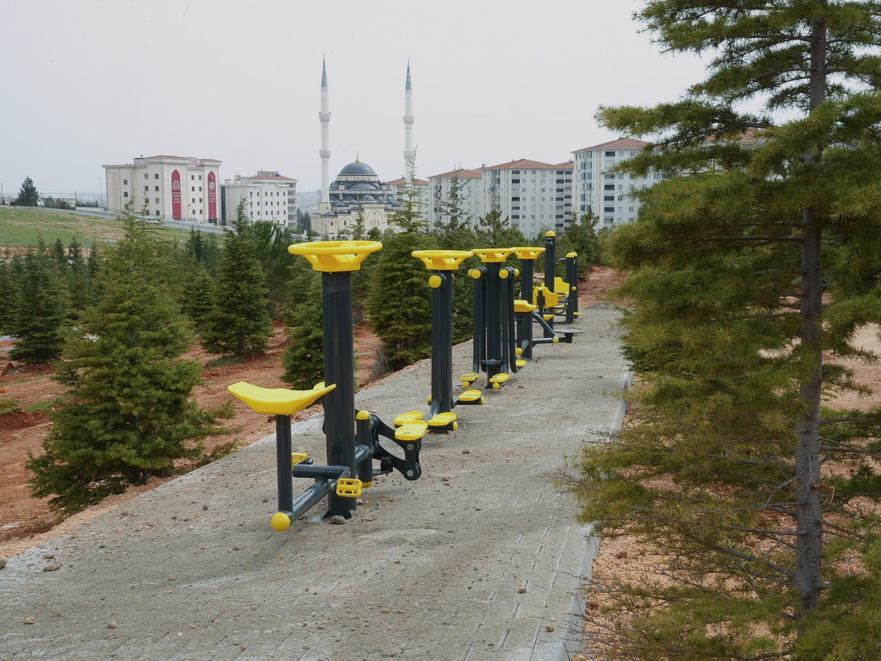 BURAK MAHALLESİ’NE 30 BİN METREKARELİK YENİ PARK