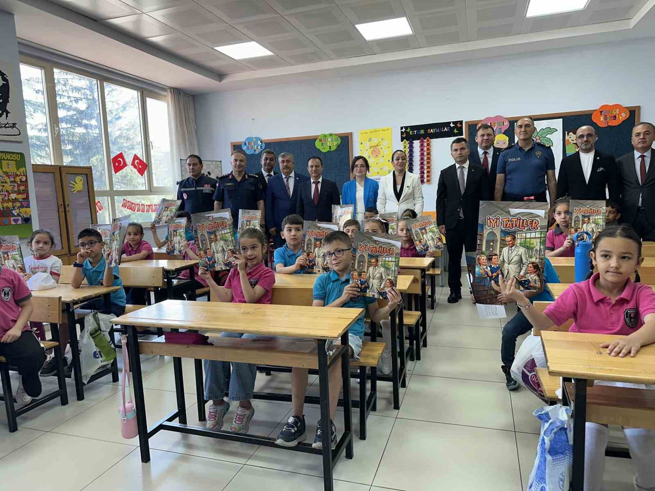 BURDUR'DA 2025-2026 EĞİTİM ÖĞRETİM YILININ SONA ERMESİYLE BİRLİKTE İL GENELİNDEKİ EĞİTİM GÖREN 42...