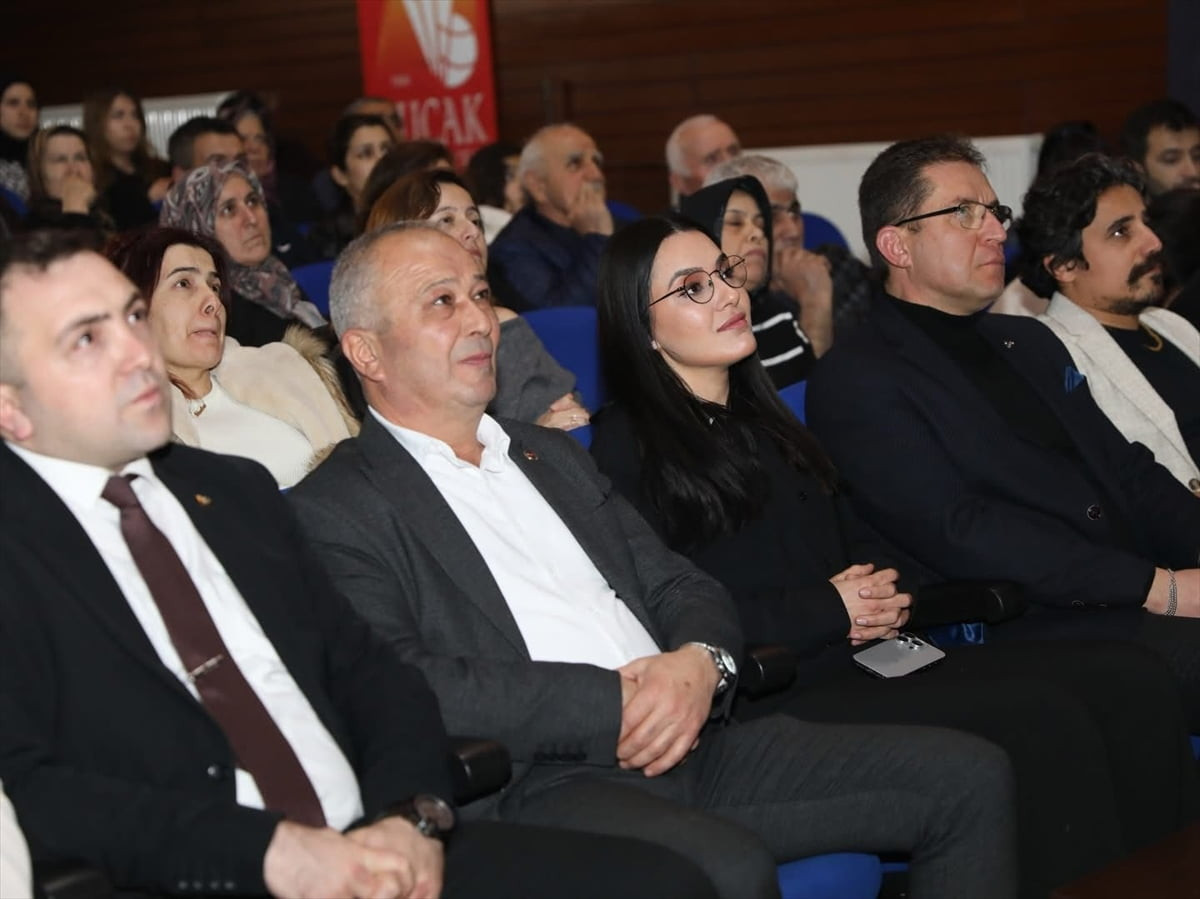 Burdur'un Bucak ilçesinde kabak kemane ustası Halit Önür vefatının 6'ncı yıl dönümünde anıldı....