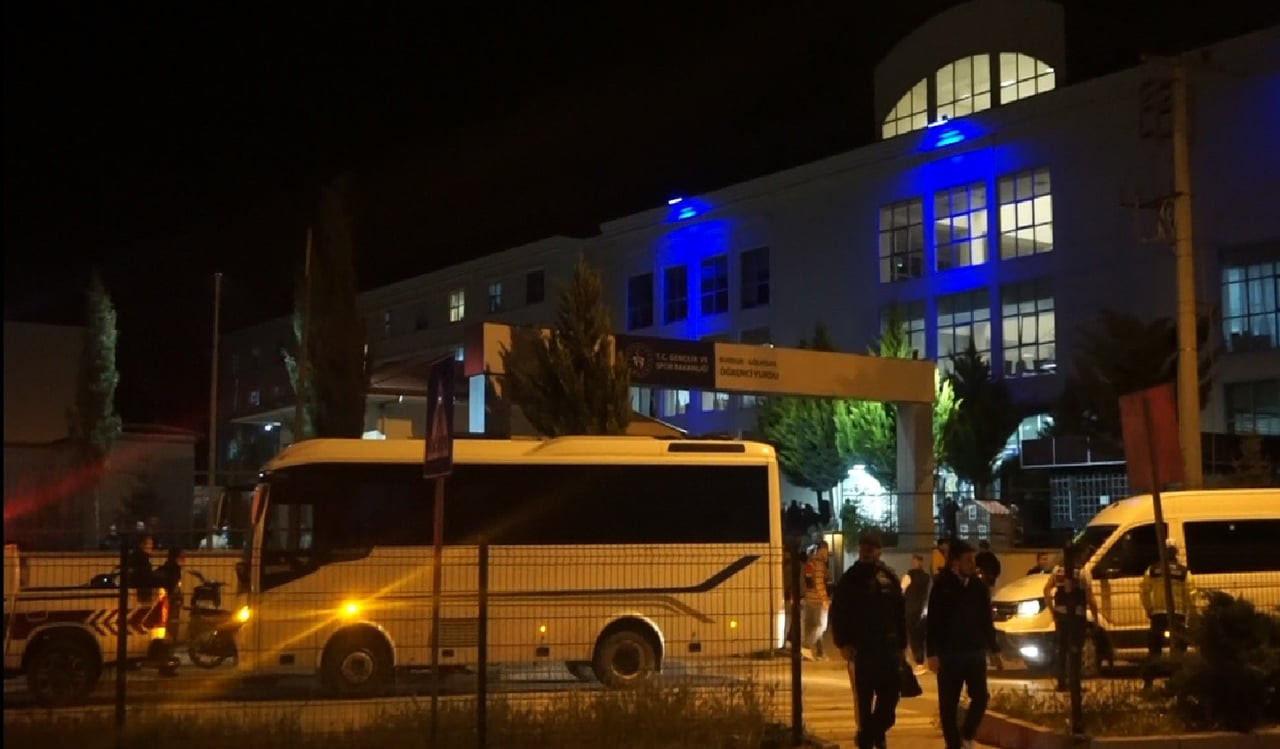 BURDUR'UN GÖLHİSAR İLÇESİNDE BULUNAN KYK YURDUNDA TEMİZLİK MALZEMELERİN DEVRİLEREK TEPKİMEYE...