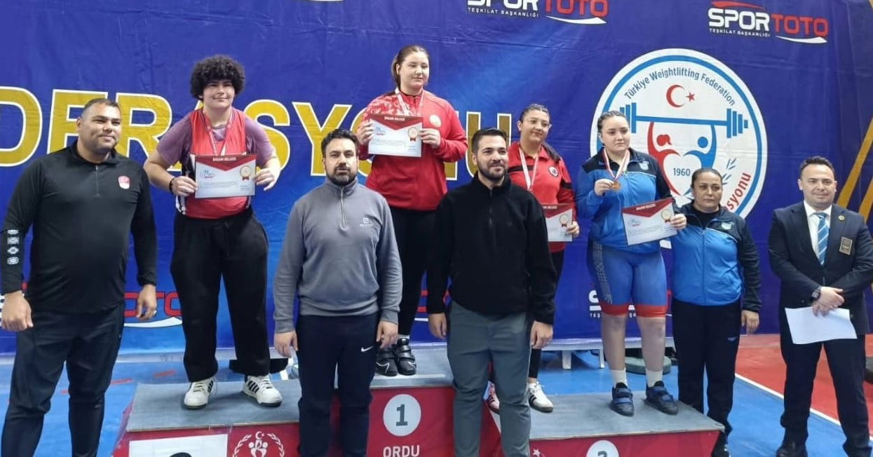 BURDURLU HALTER SPORCUSU ELANUR ÇELİK, ORDU'DA DÜZENLENEN TURNUVADA TÜRKİYE İKİNCİSİ OLDU.