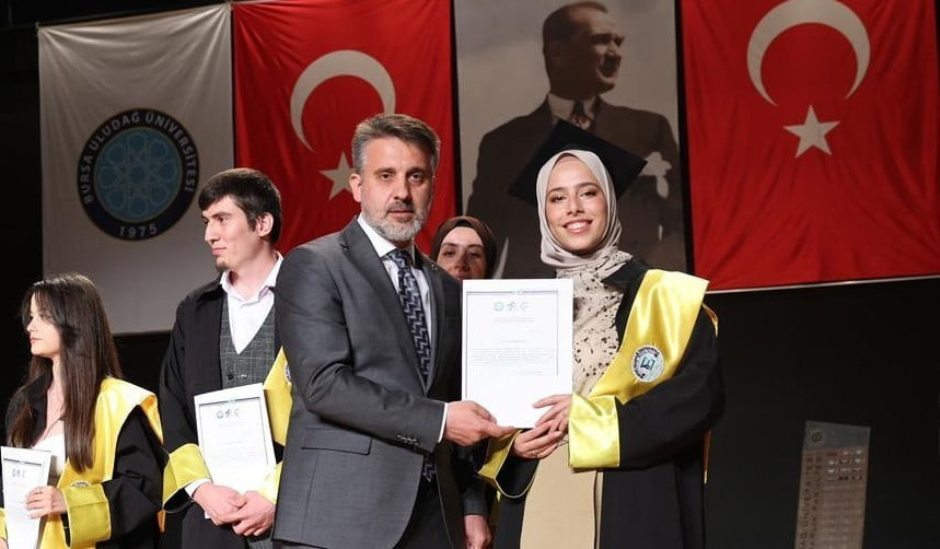 BURSA BÜYÜKŞEHİR BELEDİYE BAŞKAN VEKİLİ ŞAHİN BİBA, KENDİSİNİN DE MEZUNU OLDUĞU BURSA ULUDAĞ...