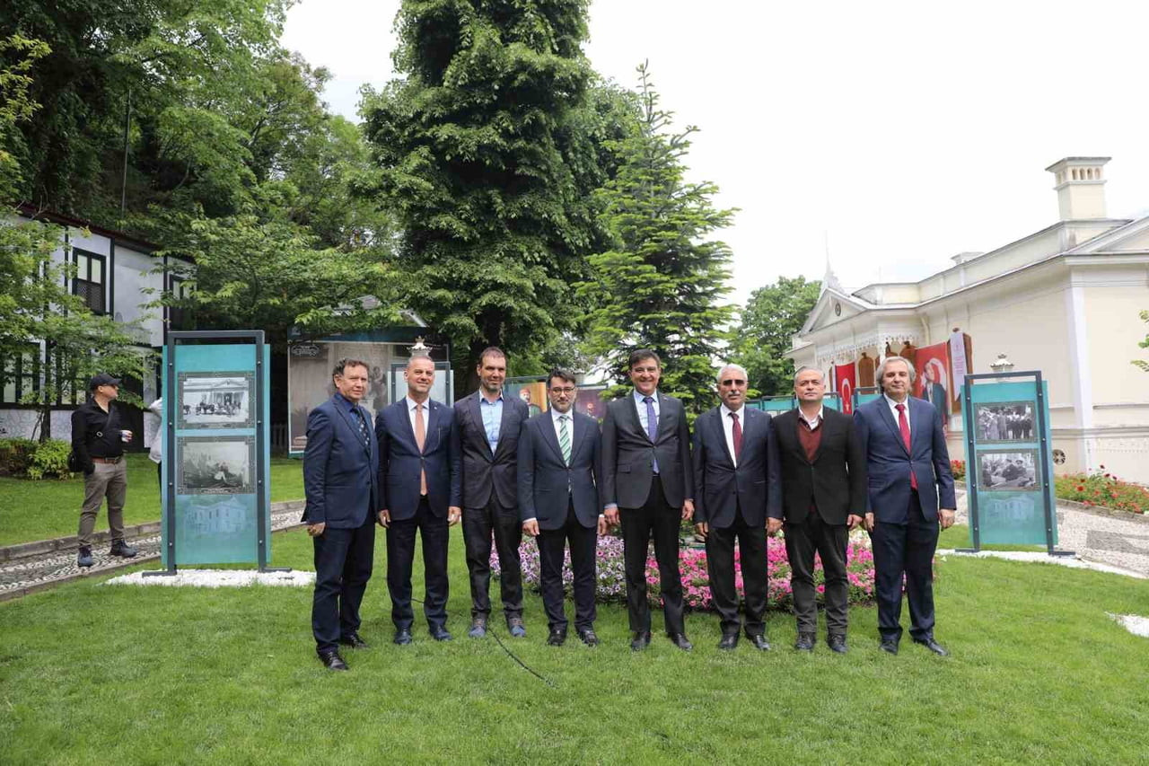 BURSA BÜYÜKŞEHİR BELEDİYESİ EV SAHİPLİĞİNDE HAZIRLANAN ‘HÜNKÂR KÖŞKÜ’NDE ZAMANIN TANIKLARI’...