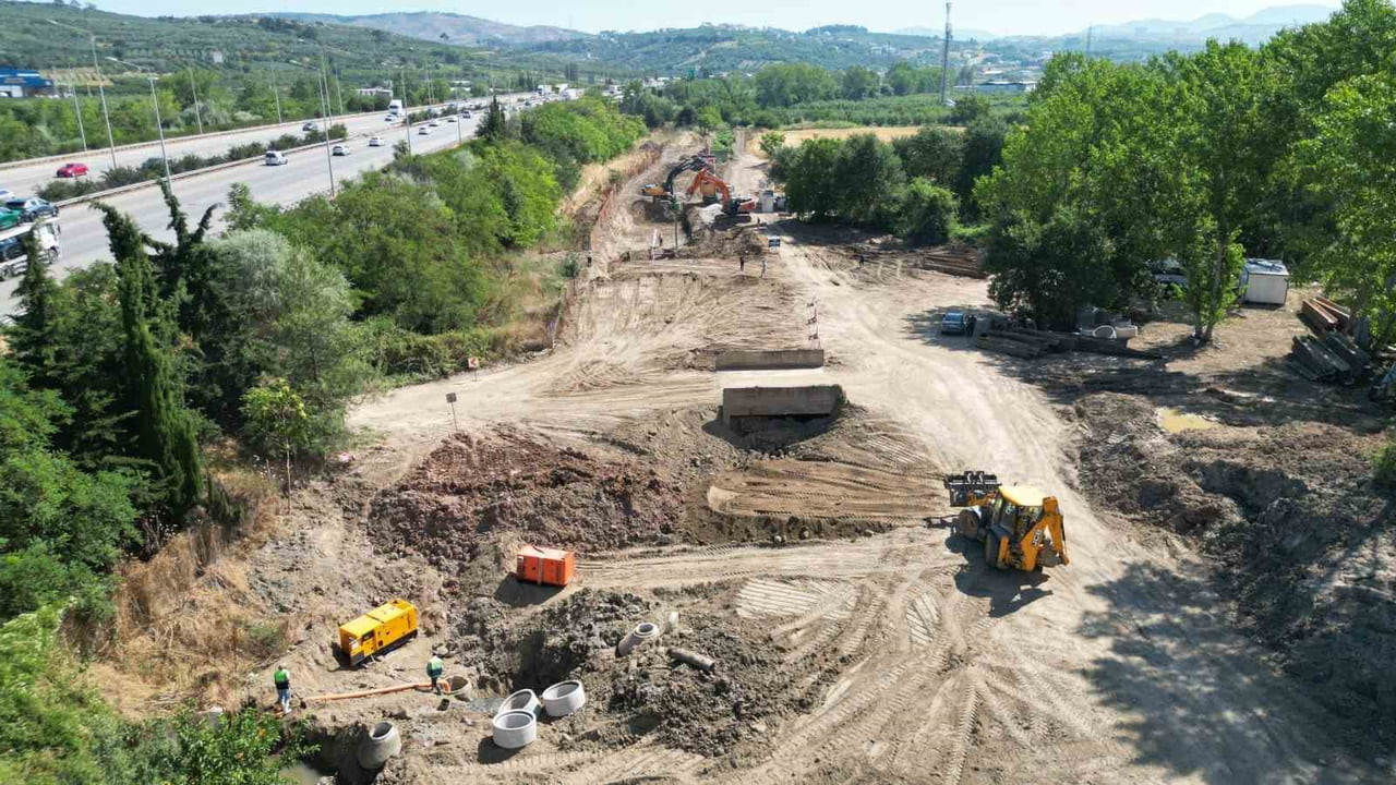BURSA BÜYÜKŞEHİR BELEDİYESİ, İL GENELİNDE ALTYAPIYI GÜÇLENDİRME HEDEFİYLE OSMANGAZİ İLÇESİNDE YENİ...