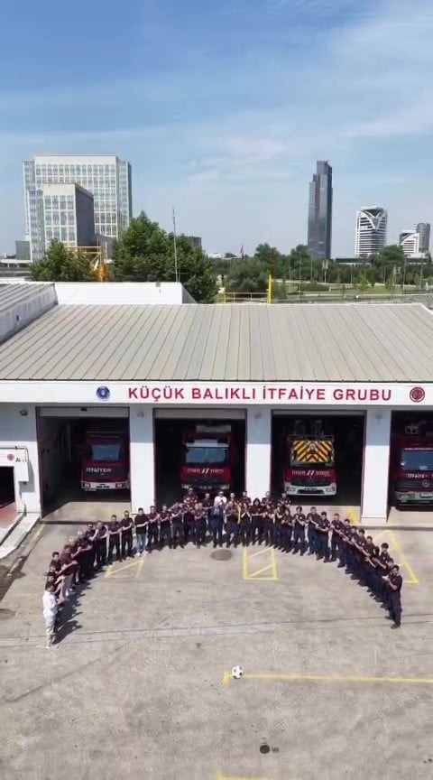BURSA BÜYÜKŞEHİR BELEDİYESİ İTFAİYE DAİRE BAŞKANLIĞI, PAYLAŞTIĞI ÖZEL VİDEO İLE DÜNYA KUPASI'NDA...