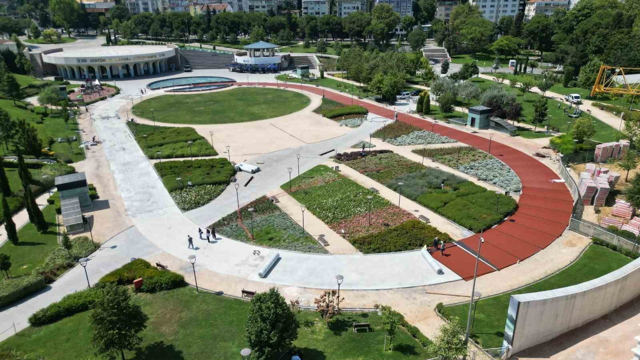 BURSA BÜYÜKŞEHİR BELEDİYESİ, MİLLET BAHÇESİ’NDE BAKIM VE ONARIM İHTİYACI BULUNAN YÜRÜYÜŞ VE KOŞU...